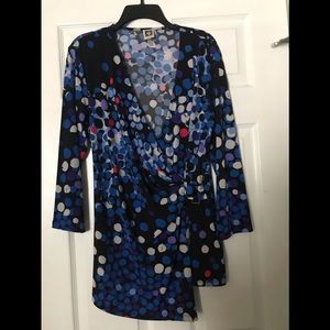 Women’s Anne Klein dressy blouse size L